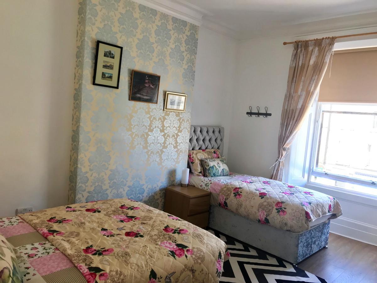233 Leith Apartment Единбург Екстериор снимка