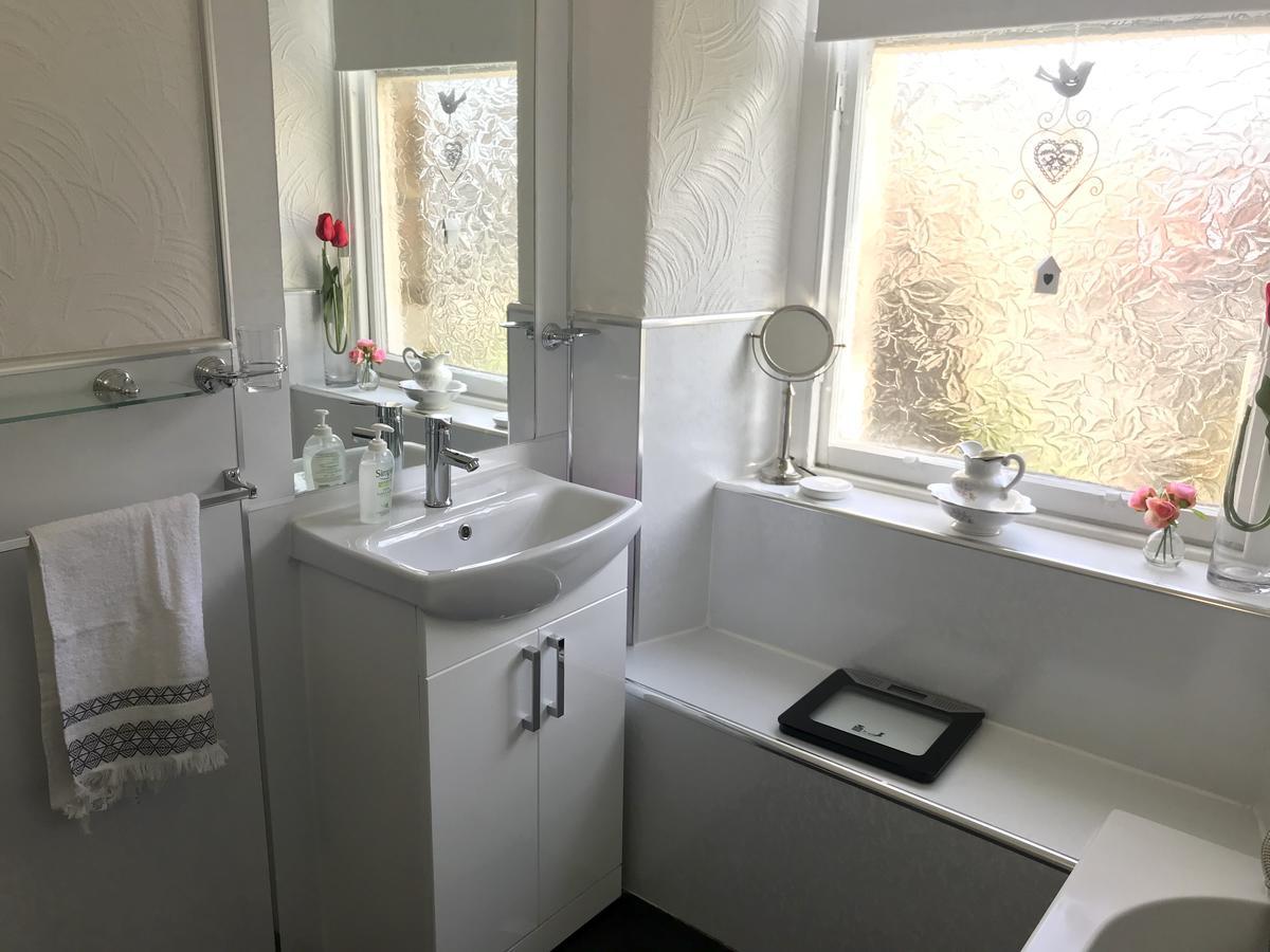 233 Leith Apartment Единбург Екстериор снимка